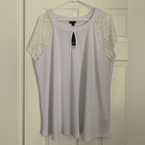 Torrid White Knit Keyhole Lace Short  Sleeve Blouse Women's Size 2X (18/20) NWT